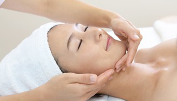 表情筋機能再生フェイシャルトリートメント